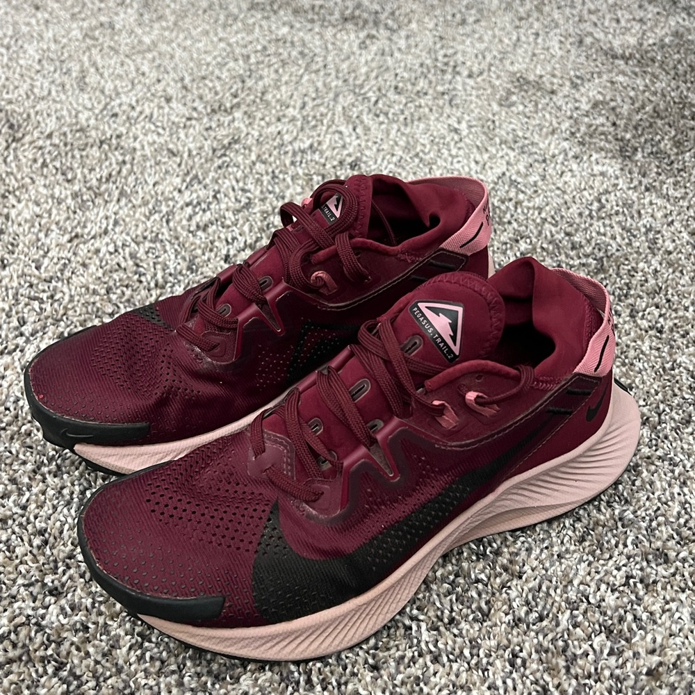 Nike Women's Pegasus Trail Running Shoes Maroon